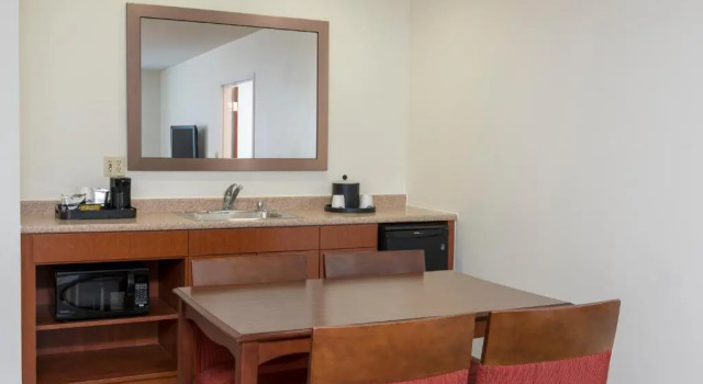 Люкс Hampton Inn Grand Rapids/North
