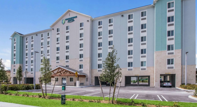 WoodSpring Suites Doral Miami Airport, Забронировать Отель Дорел Майами-Бич, рядом с Музей Северной и Южной Америки