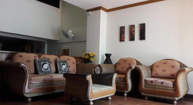 Jon Thaihouse, Rezervovat Hotel Khao Takiab Hua Hin