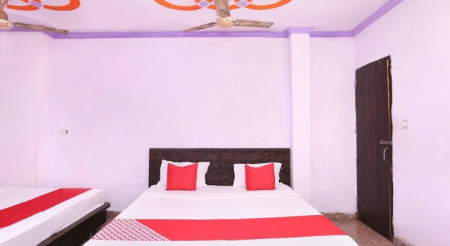 OYO 19565 Hotel Galaxy