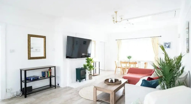Коттедж Comfort с 3 комнатами Stunning 3 Bed Home in Sandbanks