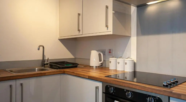 Stylish 1 bed Apt - Fallowfield - Free parking