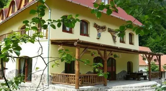 Pension Cabana Dianthus, Забронировать Отель Зэрнешти Брашов