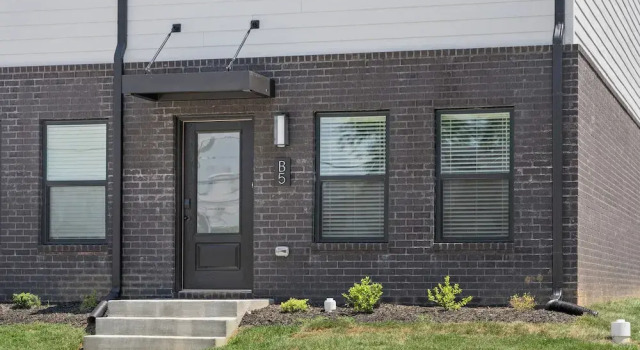 111 Hickory Grove Blvd Unit #B5, Забронировать Вилла Отели Кларксвилл 3 звезды, рядом с Customs House Museum and Cultural Center, 3*