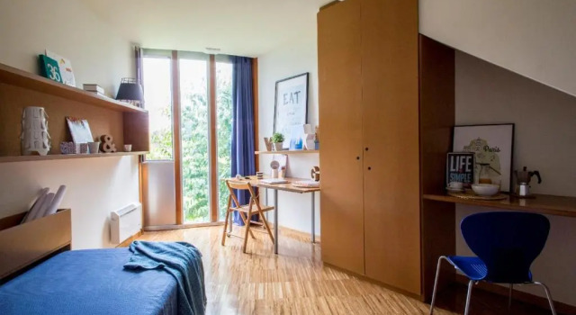 Трёхместная студия Standard Residencia Universitaria Resa O Castro
