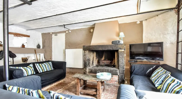 Romantic Cottage in Ferrières With Barbecue