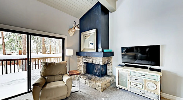 Updated Pinewild W/ Deck & On-site Tennis 3 Bedroom Condo, Réserver Appartement Zephyr Cove Nevada