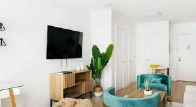 Коттедж 444-5a Newly Renovated 1BR in Hell s Kitchen