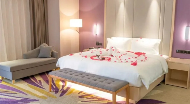 Lavande Hotel Wuhan Happy Valley Renhe Road Metro Station, Rezerwuj Hotel Qing Shan Wuhan