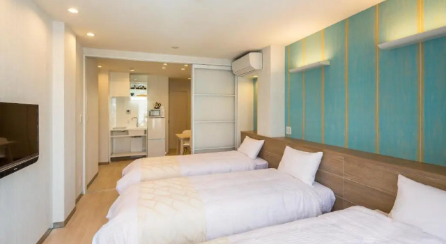 Трёхместный номер Standard с балконом Hotel SAILS