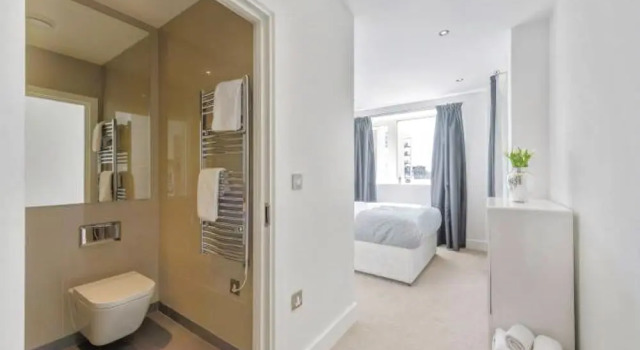 Flying Butler Greenwich Apartment