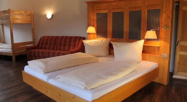 Четырёхместный номер Standard Action Forest Hotel