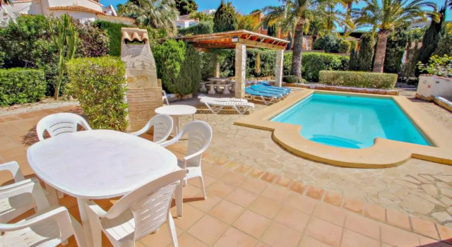 Коттедж Kathrin - beautiful little house in pretty grounds with lovely views in Benissa