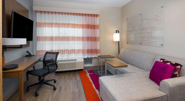 La Quinta Inn & Suites by Wyndham Perry, Book Hotel Hoteller i Perry med parkering, nær Perry Area Historical Museum, Parkering