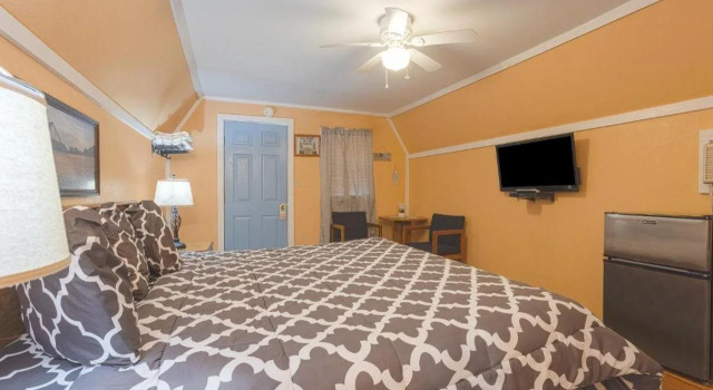 Parkside Motel by OYO Meadville Conneaut Lake, Prenota Motel Conneaut Lake Stati Uniti