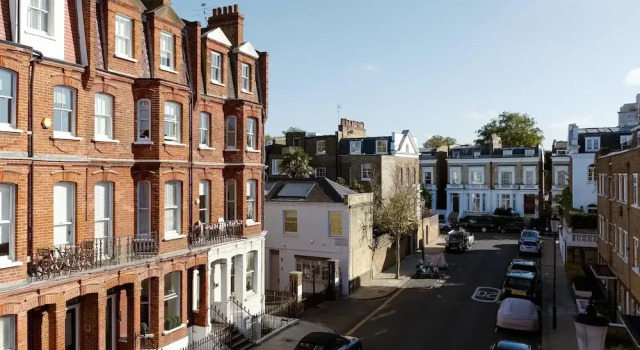 Bright Chelsea apt sun Terrace