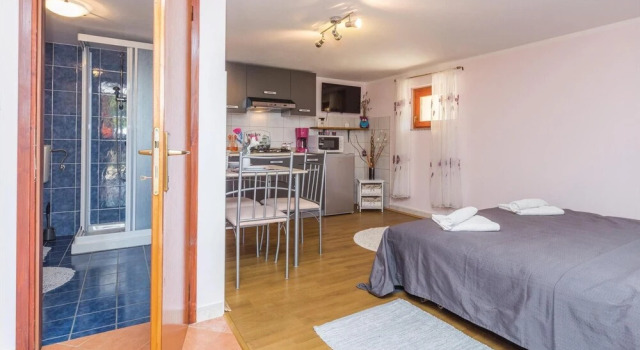 Awesome Home in Radmani With Wifi and 0 Bedrooms, Rezervovat Hotel Radmani Poreč Region