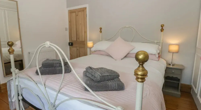 Brinkburn Cottage, Varaa Lomakoti Mökit kohteessa Merseyside, Mökki