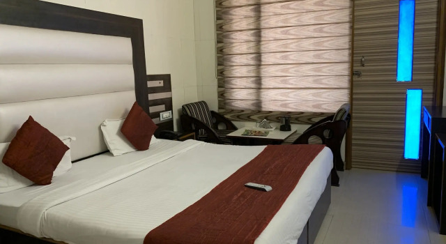 Hotel Citi Heights, Varaa Hotelli Hotellit Chandigarh Region aamiaisella, Aamiainen