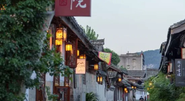 Pangmen College Homestay, Varaa Hotelli Hotellit Sichuan pysäköinnillä, Pysäköinti