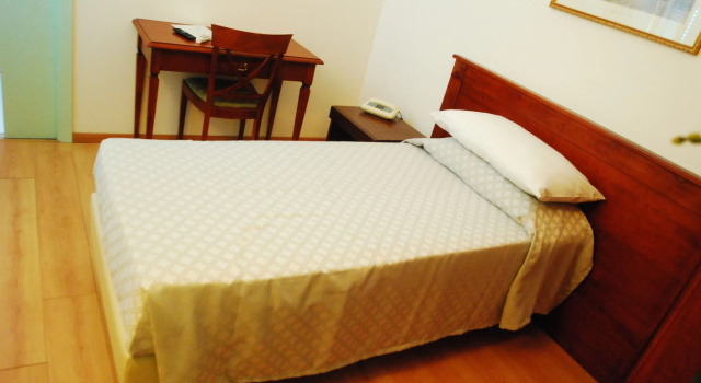 Hotel Villa Sophia, Забронировать Отель Сан-Ремо Ривьера-дей-Фьори