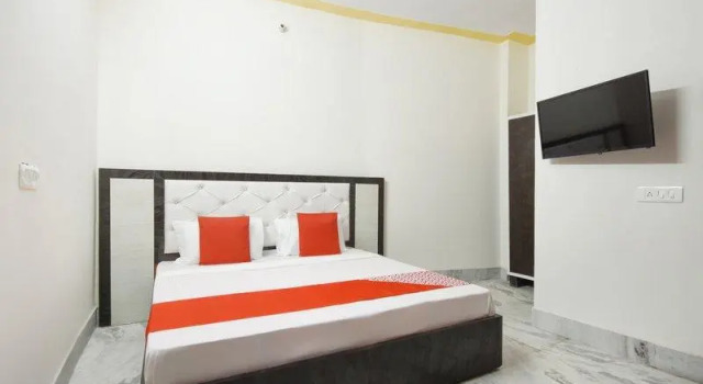 OYO 48981 Hotel HC Residency