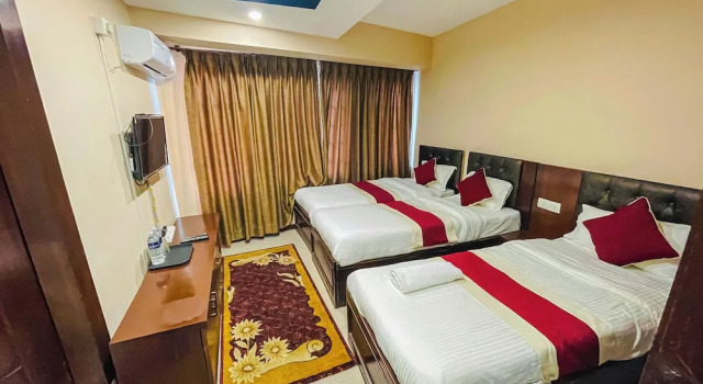 Трёхместный номер Deluxe Hotel Lotus Grand Pvt Ltd