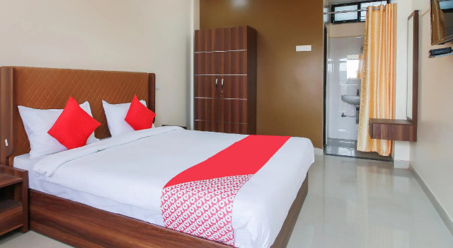 OYO 46968 Mahakal Inn, Забронировать Отель Отели штата Махараштры 3 звезды, 3*