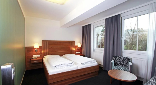 Pension am Kurpark, Varaa Hotelli 10. Favoriten Wien