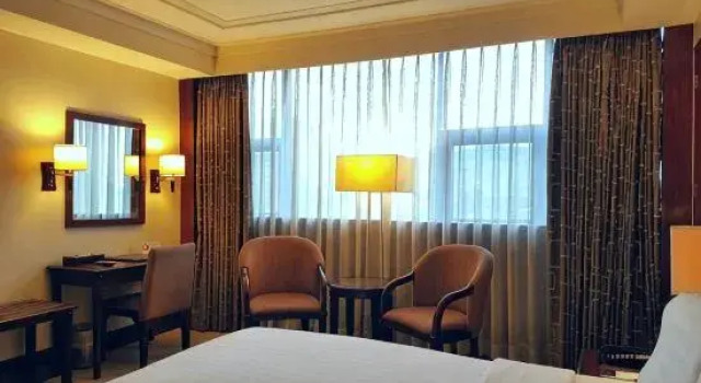 Номер Deluxe Cebu Parklane International Hotel
