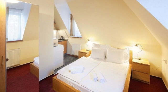 Двухместный семейный номер Standard c 1 комнатой с видом на горы Pytloun Self Check-in Hotel Liberec