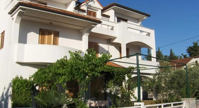 Апартаменты Seaside Apartment