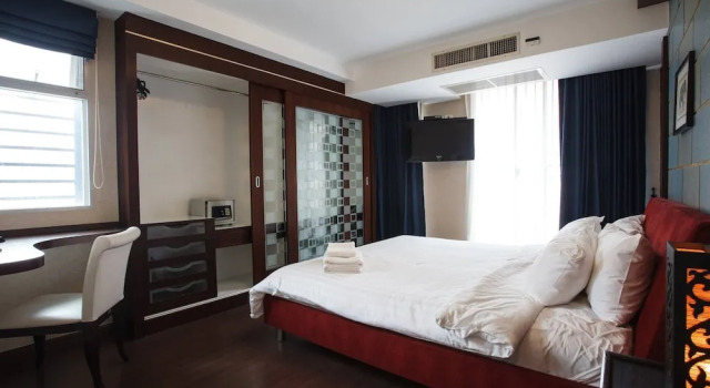 4C - 2 Bedroom Downtown Apartment With Shared Pool