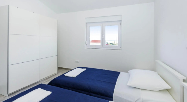 Apartment With Direct Sand Beach Access