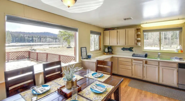Hike, Bike & Boat: Cabin w/ Dock on Seeley Lake!, Buchen Sie Ferienhaus Seeley Lake Montana