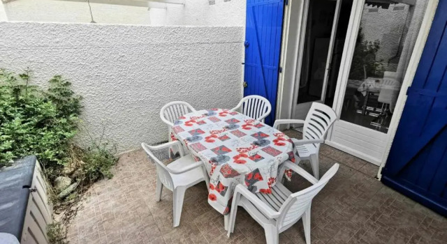 Résidence LES LEUCATINES 1 - Maisons & Villas pour 4 Personnes 594, Rezerwuj Hotel Hotele w Corbières z basenem, Basen