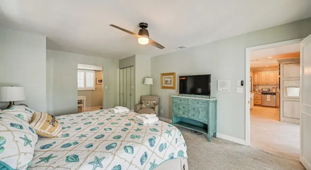 Marco Island Family Home: Pool, Lanai, Backyard!, Забронировать Отель Отели Марко-Айленд с парковкой, рядом с Marco Island Medical Center, Парковка