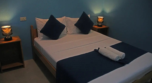 Hotel Oasis Port Barton, Prenota Hotel Port Barton 