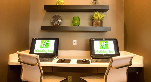 Run of House Holiday Inn & Suites Mississauga West - Meadowvale by IHG