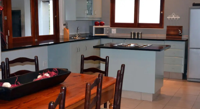 Шале с 4 комнатами Newburg Lodge & Luxury Bush Tents, Elements Private Golf Reserve