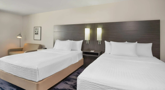 Четырёхместный люкс Quality Inn & Suites