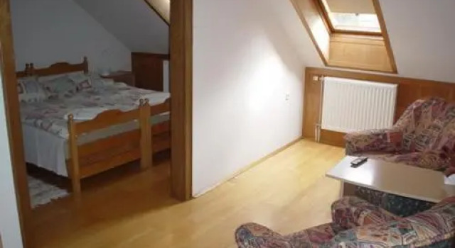 Csóka Panzió, Book Hotel Hoteller i Western Transdanubia med parkering, Parkering