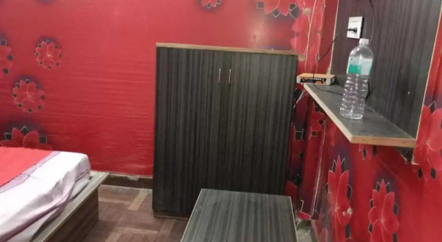 OYO 80540G Hotel Diamond, Забронировать Отель Фаридабад штат Харьяна