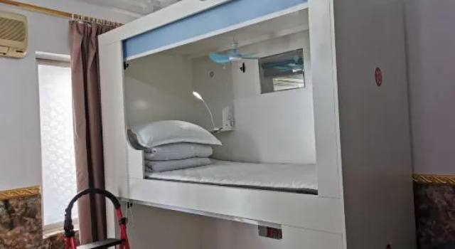 Мужская капсула Yunlou Xin Nest Capsule Hotel Private Honey Cabin Hostel (Guilin North Station)