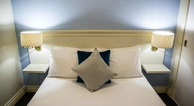 Collins Hotel