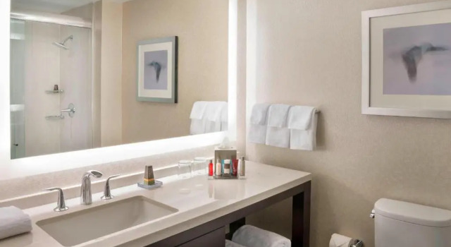 Двухместный номер с видом на город Marriott Downtown at CF Toronto Eaton Centre
