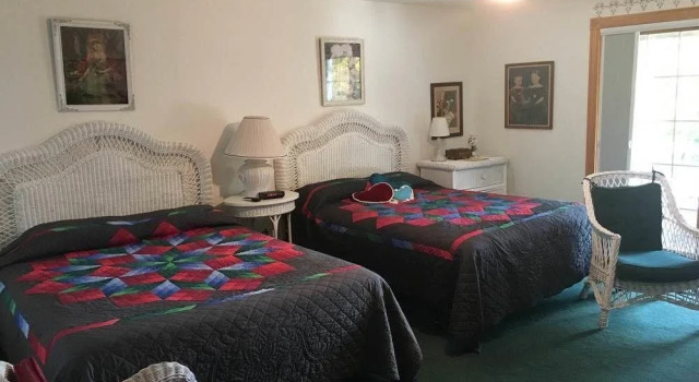 Lakeside Bed & Breakfast, Buchen Sie Bed & Breakfast Florenz Wisconsin