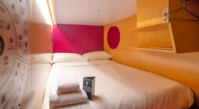 Номер Standard Мансарда Pangea Pod Hotel