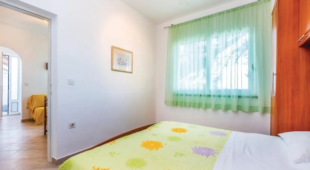 Stunning Home in Supetarska Draga With Wifi and 1 Bedrooms