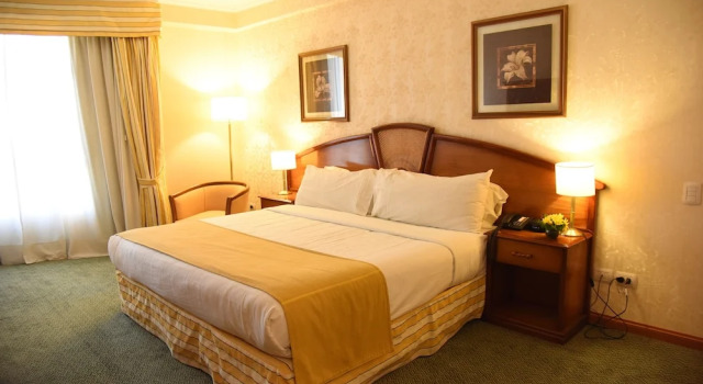Номер Standard с панорамным видом InterTower Hotel